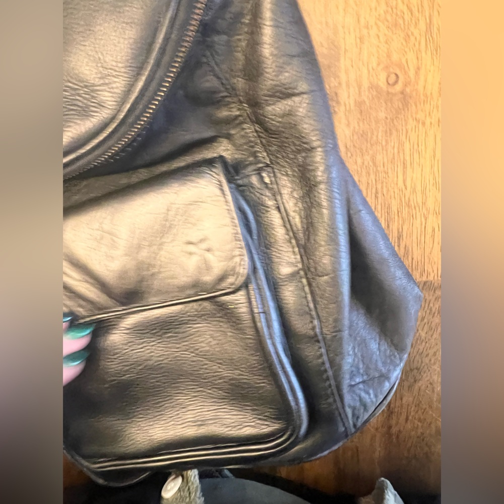 Vintage Frye Benchcrafted Leather Backpack – Black Distressed Leather 90’s - Picture 6 of 14